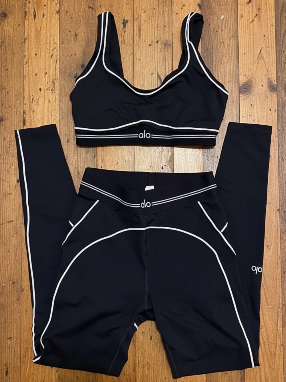 Alo Black Airbrush Leggings And Sports Bra Set